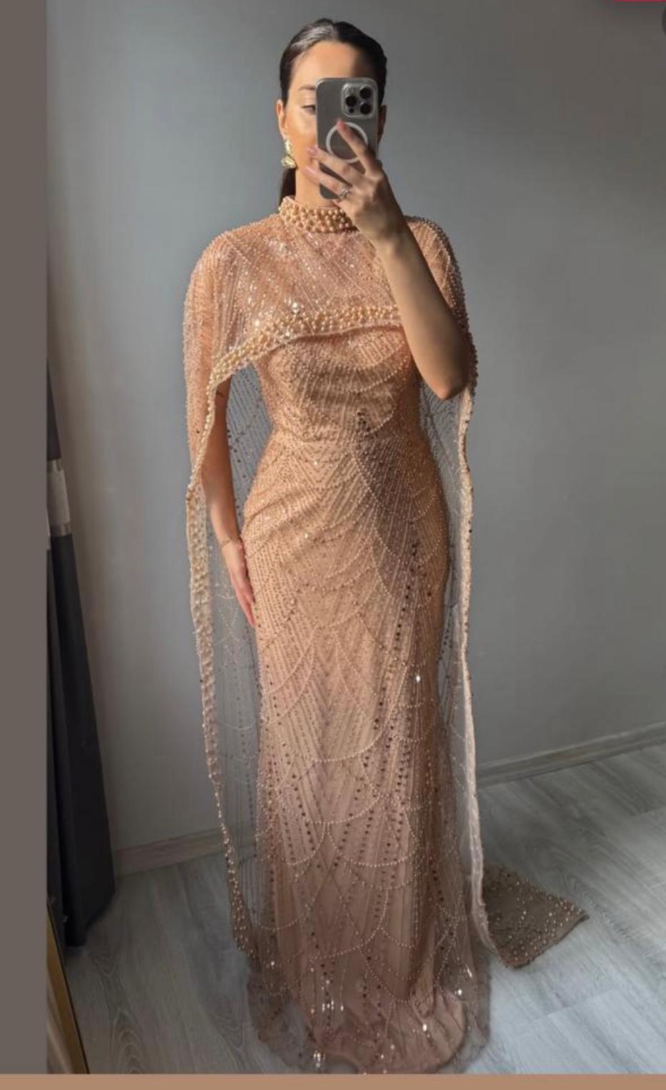 Pelerinli Starplez Balık Elegant Abiye - Bej